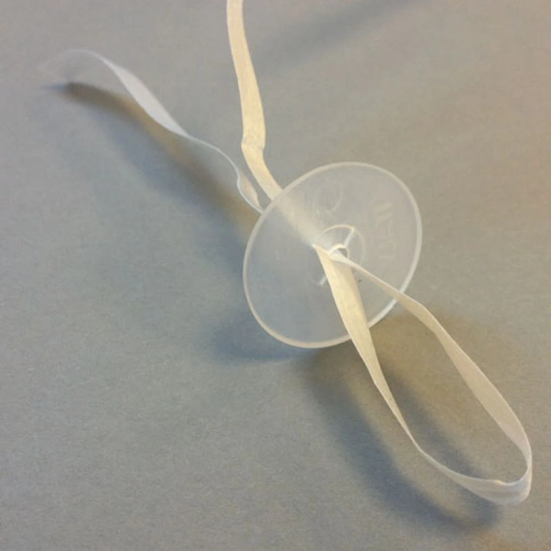 Attaches Ballon Avec Bolduc (par 100) 2 Attaches Ballon Avec Bolduc (par 100) – Image 2